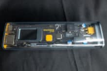 Die Oberseite der Shargeek 100 Powerbank