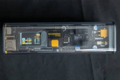 Das Farbdisplay der Shargeek 100 von oben betrachtet