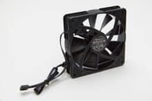 Schwarzer Lüfter von hinten