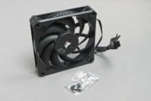 Corsair AF120 Elite Lüfter mit Lüfterschrauben