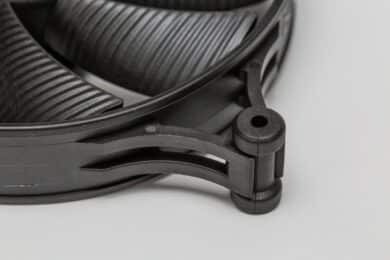 Strukturierte Oberfläche der schwarzen be quiet! hadow Wings 2