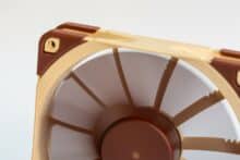 Sich drehender brauner Lüfter