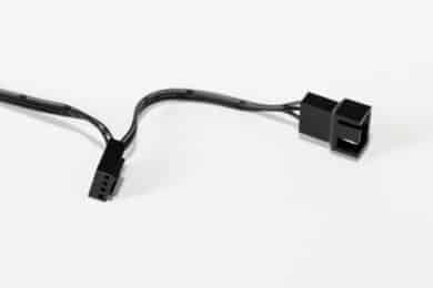 Schwarzes Lüfterkabel mit Stecker und Buchse