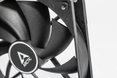 Schwarzer Arctic Lüfter