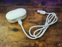 QuietOn 3.1 Charging Case und Ladekabel