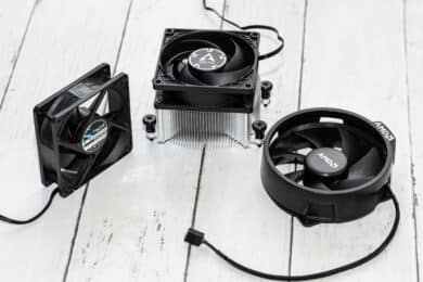 Top-Down-Luftlühler und drei Lüfter