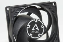 80mm Lüfter aus schwarzem Kunststoff