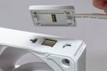 Daisy-Chain-Verbindungskabel wird an Lian Li Uni Fan P28 angebracht