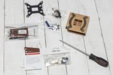 Werkzeug, Wärmeleitpaste, Klammern und Halterungen zum Montieren eines Kühlers