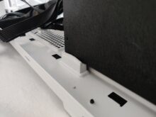 Das Netzteil wird sicher im Gehäuse fixiert