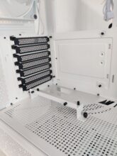 Halterung für vertikales Montieren der Grafikkarte