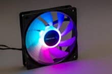 DeepCool CF120 RGB Lüfter leuchtet