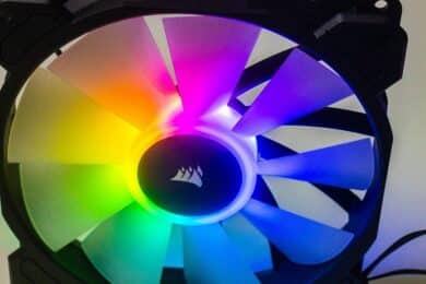 Beleuchteter Corsair iCue SP140 RGB Elite Lüfter