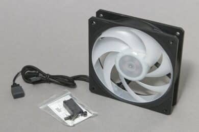 Cooler Master Mobius 120P ARGB mit Zubehör