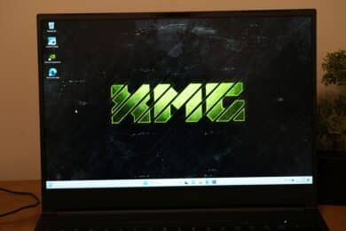 XMG Core 16 L23 Display