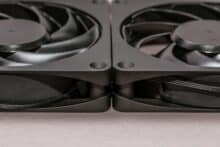 Zwei Alphacool APEX Stealth Metal Fan