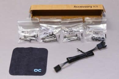 Schaubentüten, PWM-Verlängerungskabel und Mikrofasertuch