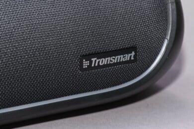 Textilgitter und Tronsmart Logo