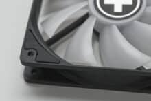 Ecke eines unbeleuchteten RGB Lüfters
