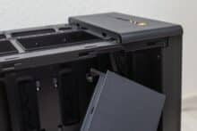 Vordere Abdeckung wird abgenommen