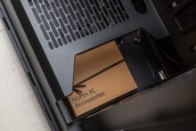 Zubehörschachtel im Fractal Design North XL