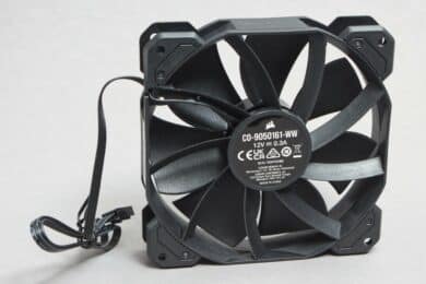 Corsair SP120 Elite hin hinten