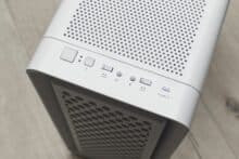 Abdeckungen der Anschlüsse am Frontpanel des FSP CUT593P