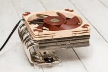 Noctua NH-L12S mit oben montiertem Lüfter