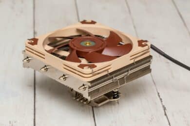 Noctua NH-L12S mit oben platziertem Lüfter NF-A12x15