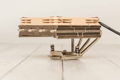 Noctua NH-L12S mit oben montiertem Lüfter NF-A12x15