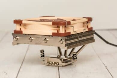 Noctua NH-L12S mit oben montiertem Lüfter NF-A12x25