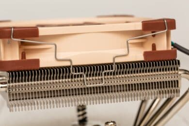 Lüfterklammer bei montiertem großen 120mm Lüfter