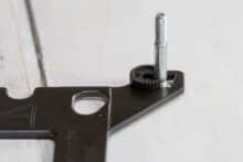 Schraube in Backplate gesichert