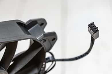 schwarzes PWM Anschlusskabel