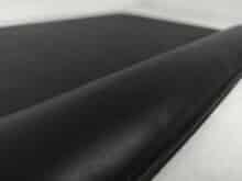 Schriftzug „Hexcal” in der Mitte der Handgelenkauflage.