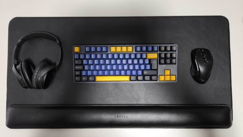 Eine Schreibtischunterlage mit hochwertigen Materialien hat wohl seinen Preis.