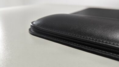 Die Nähte sind sehr fein eingearbeitet.