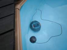 Die Kanten des Pools reinigt der Roboter zuverlässig