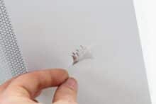 Schutzfolie auf dem Corsair Logo