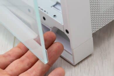 Griffbereich der Gehäusetür