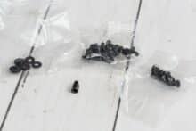 Diverse Schrauben in Plastiktüten