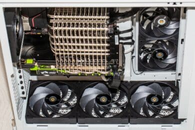 Thermaltake Toughfan Ex Pro Lüfter unten in einem Gehäuse