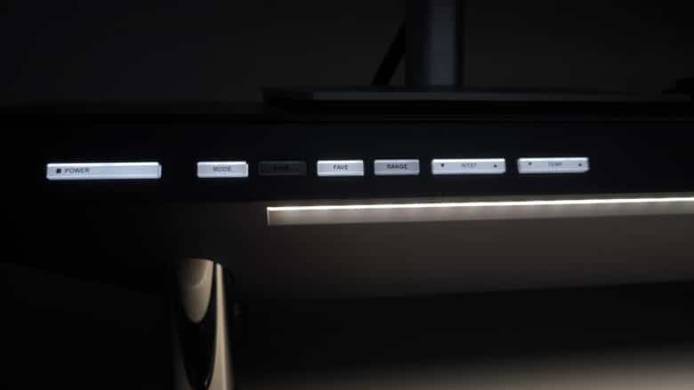 Je nach Konfiguration leuchten die Tasten in einer anderen Helligkeit.