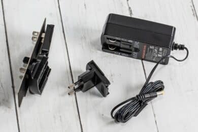 Netzteil mit wechselbaren Anschlüssen.