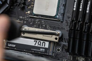 Brackets werden angeschraubt