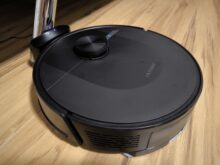 Der Roboter in der Ladestation