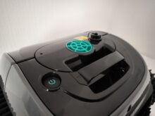 Ein Blick auf die Anschlüsse mit Ein/Aus-Schalter.