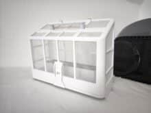 Der Filterkorb wird durch einen Verschluss verriegelt.