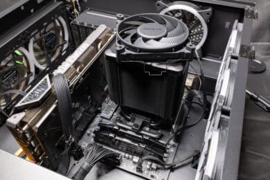 Silent Wings 4 Lüfter vor der Anbringung an den Tower-Kühler des Dark Rock 5