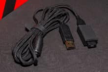 Das USB-Ladekabel mit -Dongle im Detail